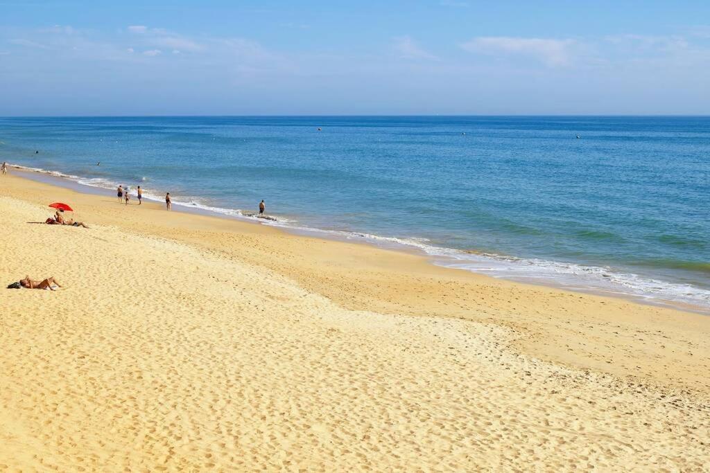 Apartamento Millenium Vista Mar- 2 Passos Da Praia Quarteira Exteriér fotografie